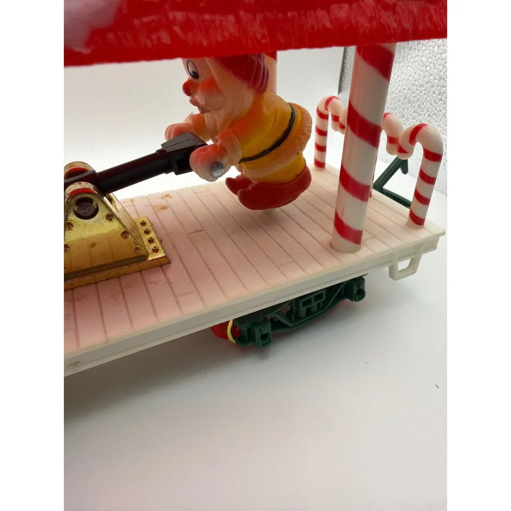 New Bright Holiday Express Christmas Elf Pump Car G Scale Animated Train Car